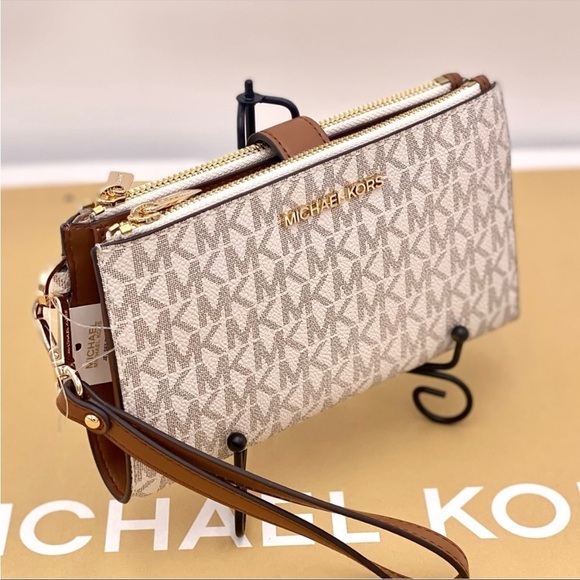 💙 Michael Kors DoubleZip Wristlet
Wallet Vanilla New - Picture 8 of 14